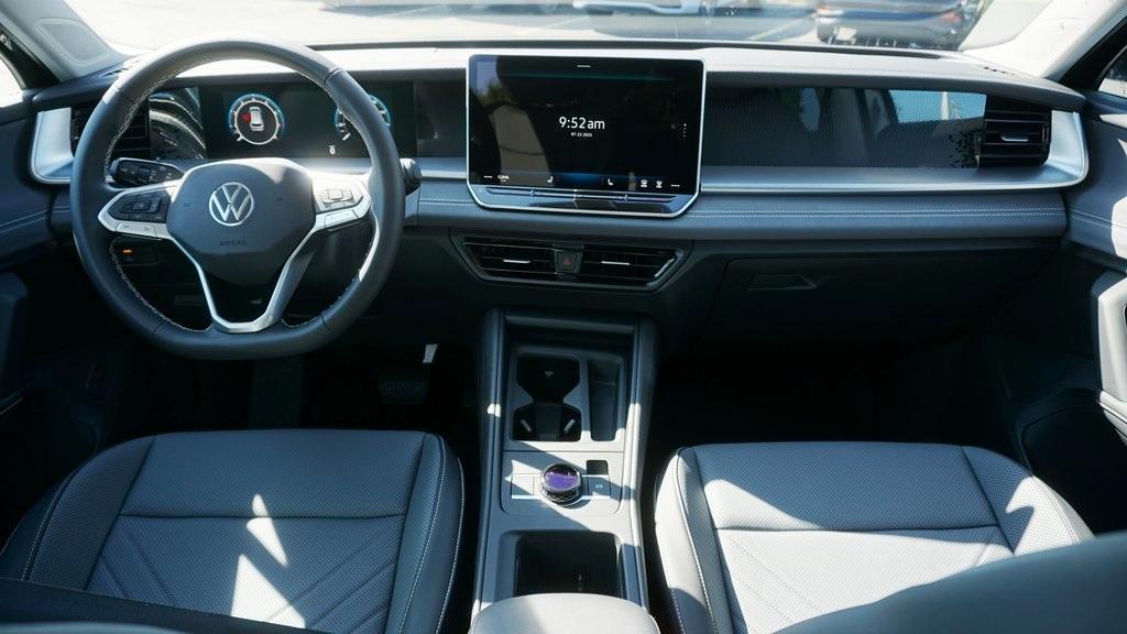 new 2025 Volkswagen Tiguan car, priced at $37,294