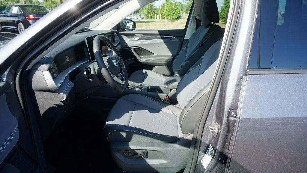 new 2025 Volkswagen Tiguan car, priced at $37,294