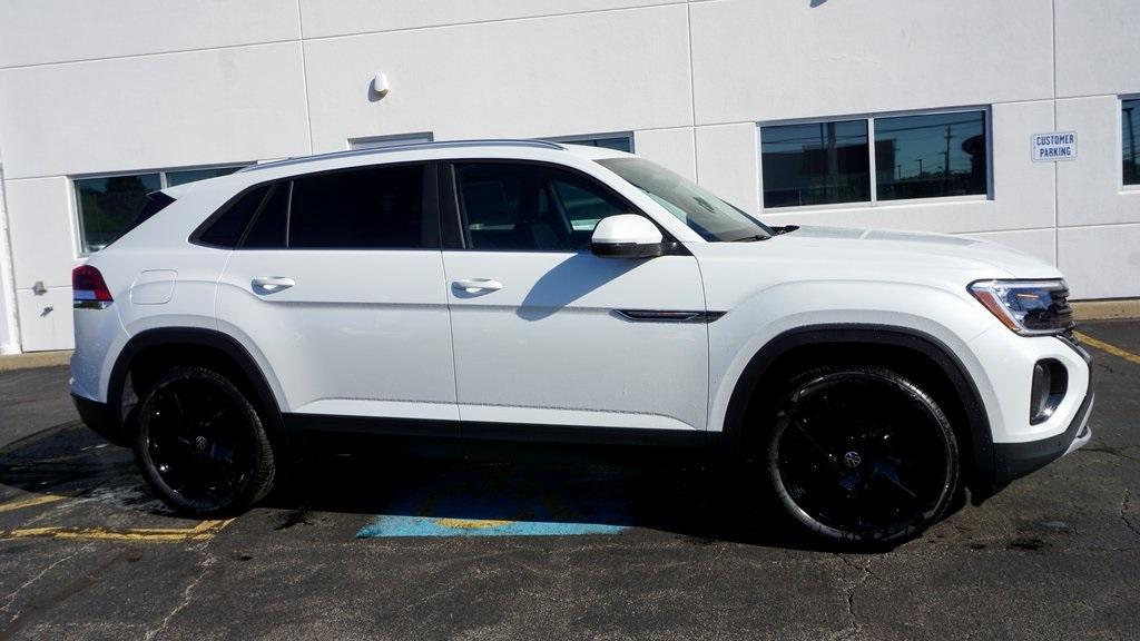 new 2026 Volkswagen Atlas Cross Sport car, priced at $48,276