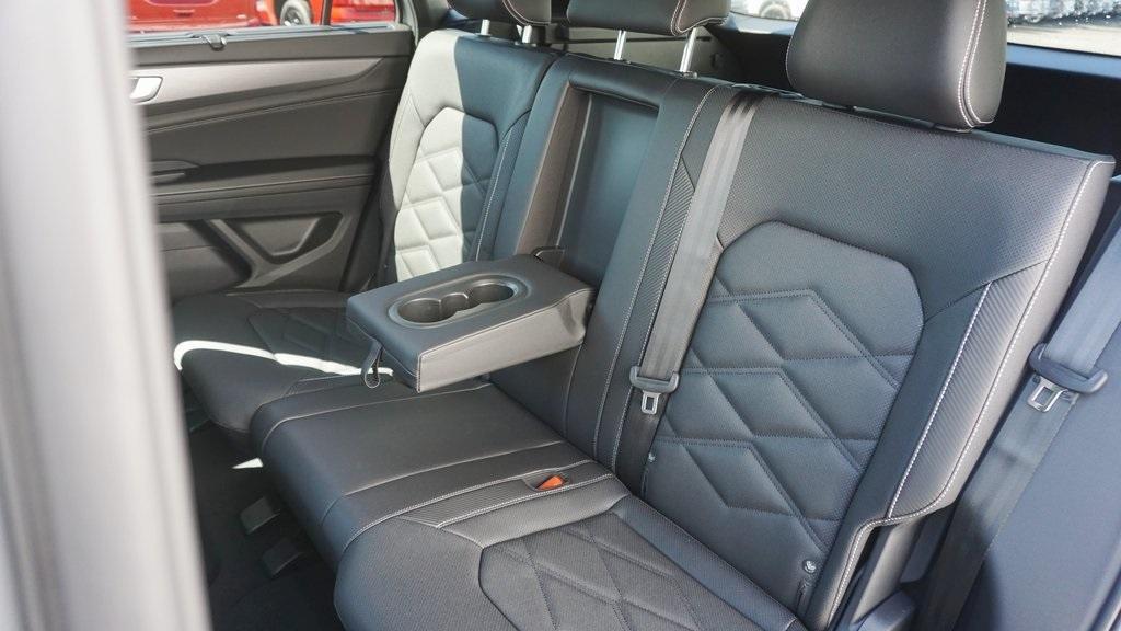 new 2026 Volkswagen Atlas Cross Sport car, priced at $49,021