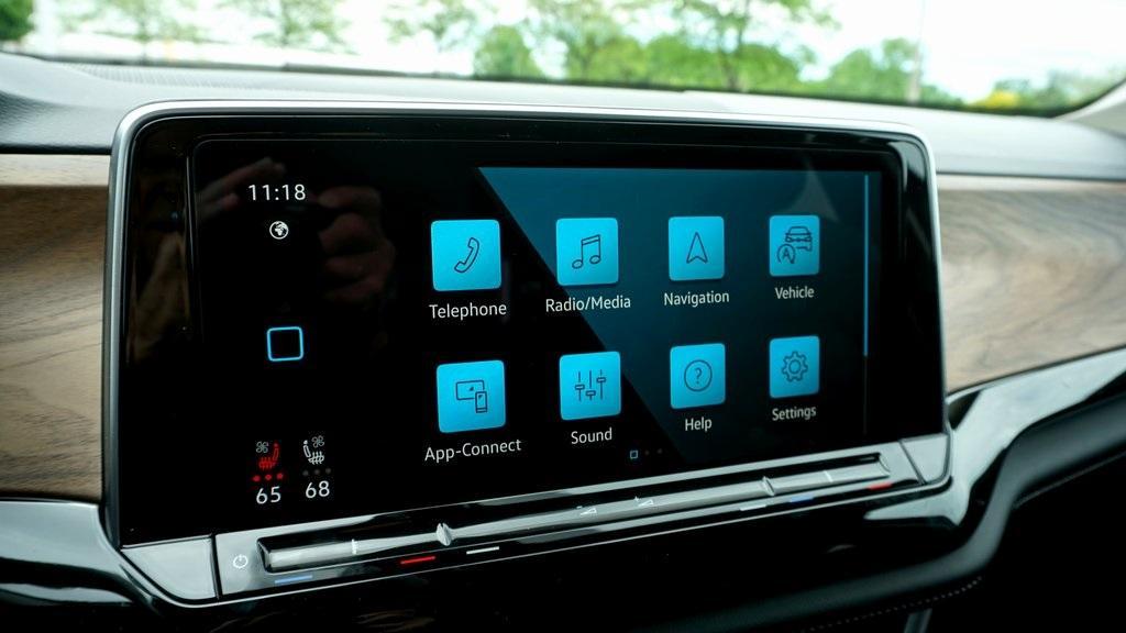 new 2025 Volkswagen Atlas car, priced at $47,383