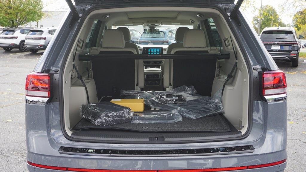 new 2026 Volkswagen Atlas car, priced at $58,804