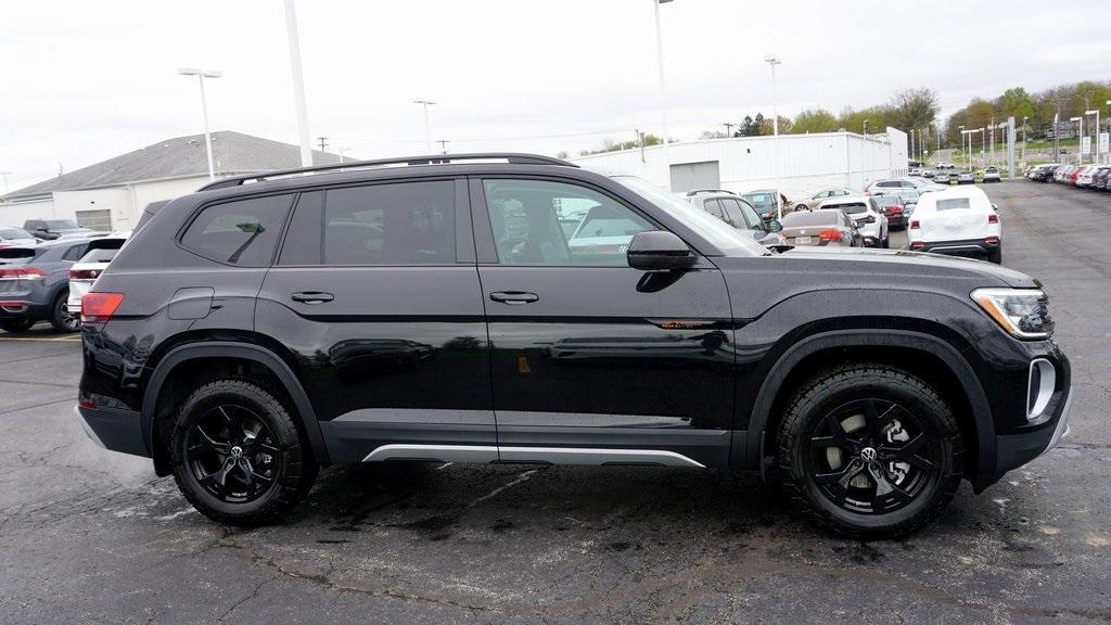 new 2024 Volkswagen Atlas car, priced at $52,979