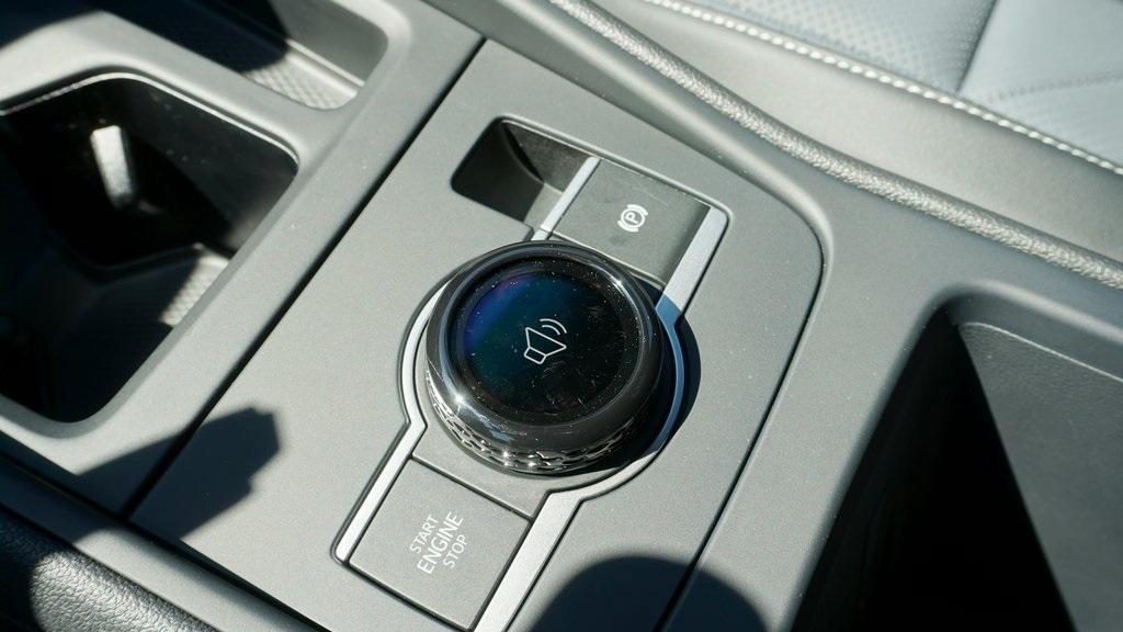 new 2025 Volkswagen Tiguan car, priced at $39,709