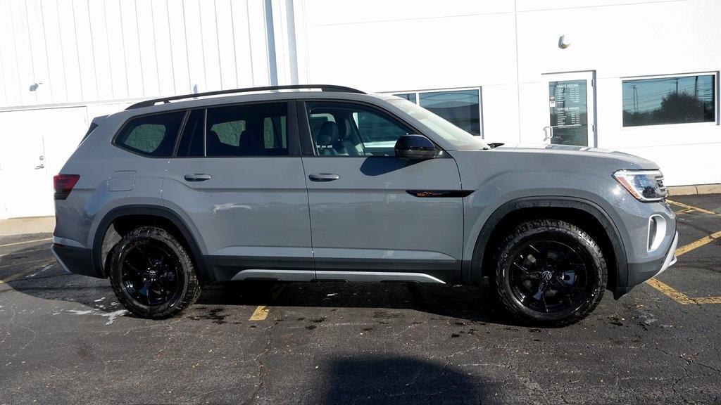 new 2025 Volkswagen Atlas car, priced at $49,153