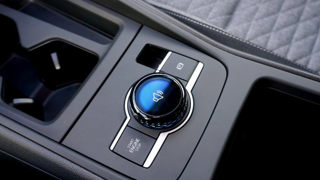 new 2026 Volkswagen Tiguan car, priced at $32,924