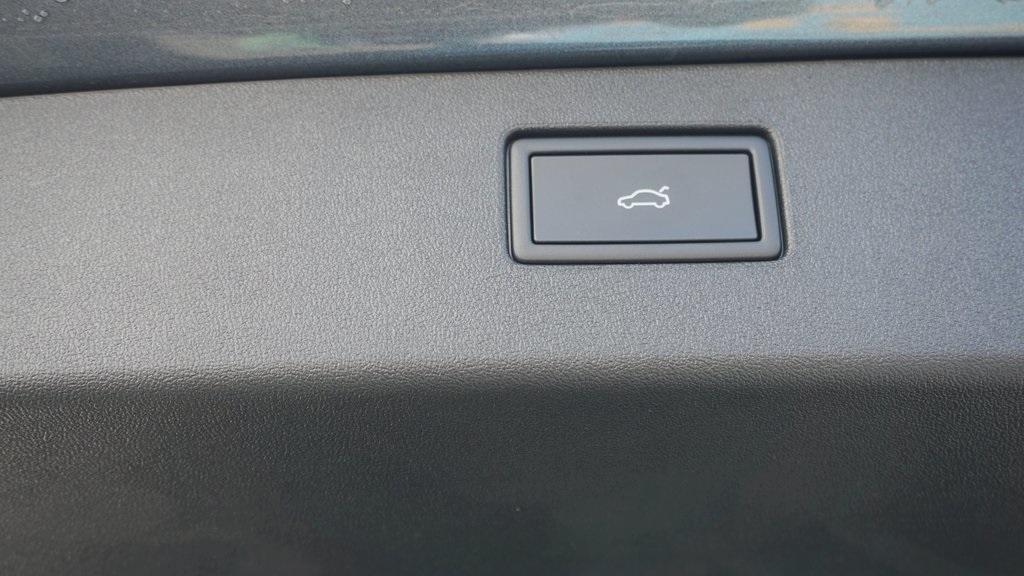 new 2025 Volkswagen Tiguan car, priced at $36,855