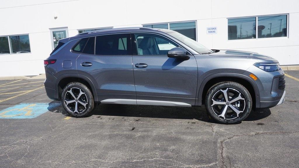 new 2025 Volkswagen Tiguan car, priced at $36,855