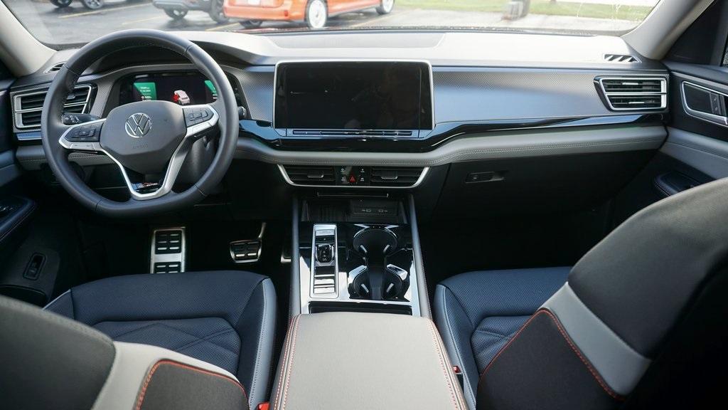 new 2026 Volkswagen Atlas car, priced at $52,003