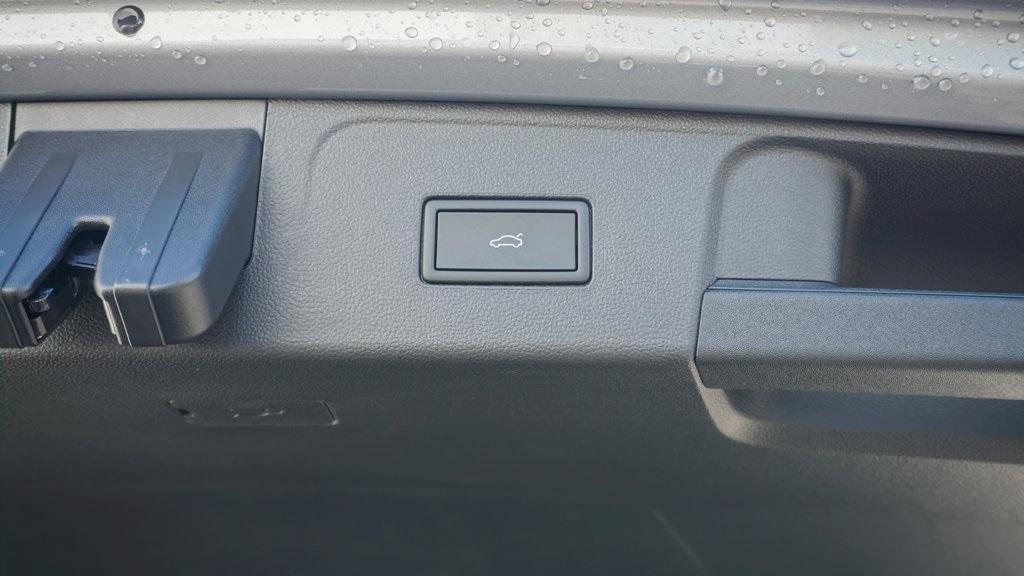 new 2026 Volkswagen Atlas car, priced at $49,125