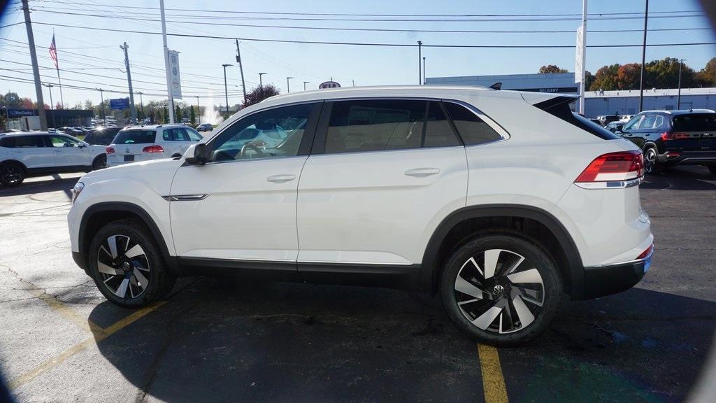 new 2025 Volkswagen Atlas Cross Sport car, priced at $49,018