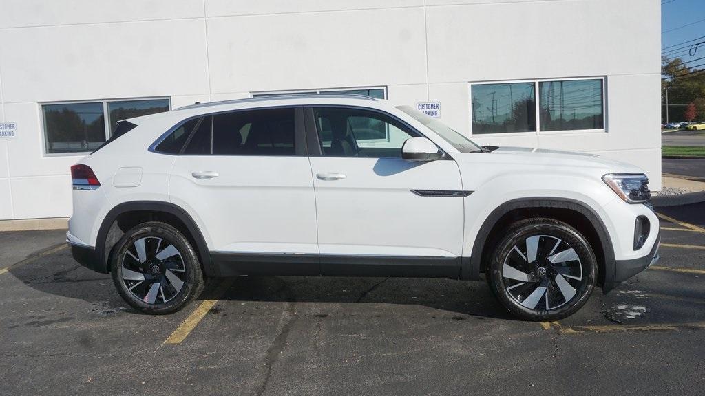 new 2025 Volkswagen Atlas Cross Sport car, priced at $49,018