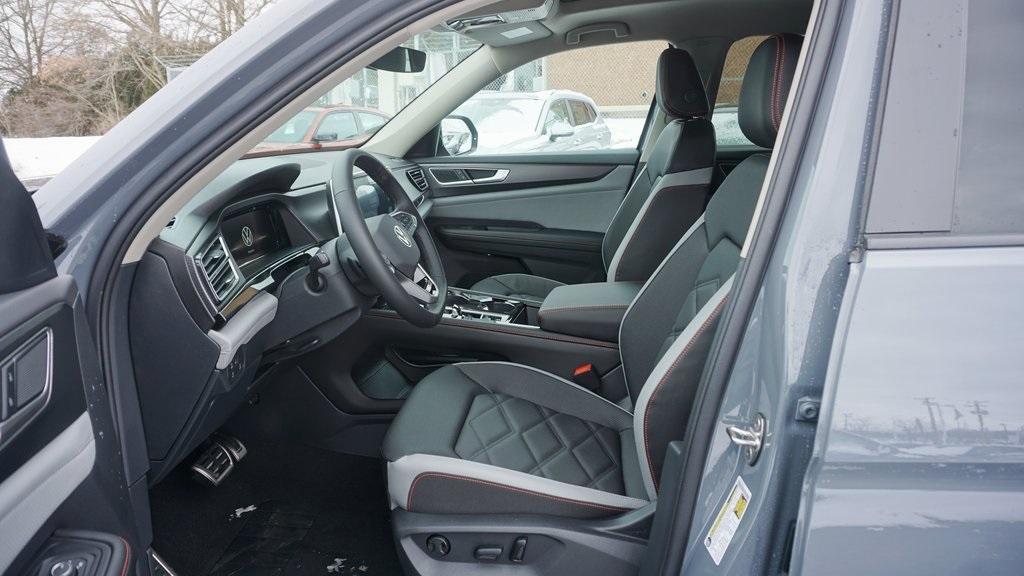 new 2025 Volkswagen Atlas car, priced at $50,101