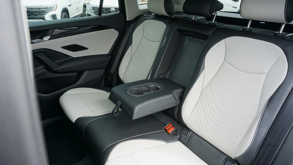 new 2025 Volkswagen Tiguan car, priced at $34,353