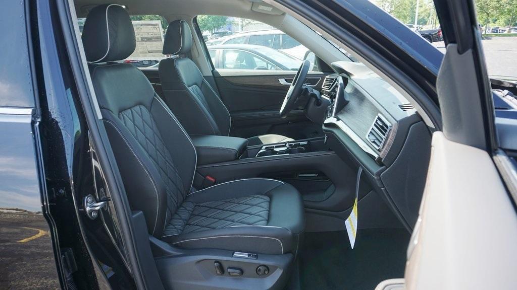 new 2025 Volkswagen Atlas car, priced at $57,234
