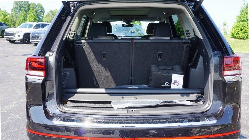 new 2025 Volkswagen Atlas car, priced at $57,234