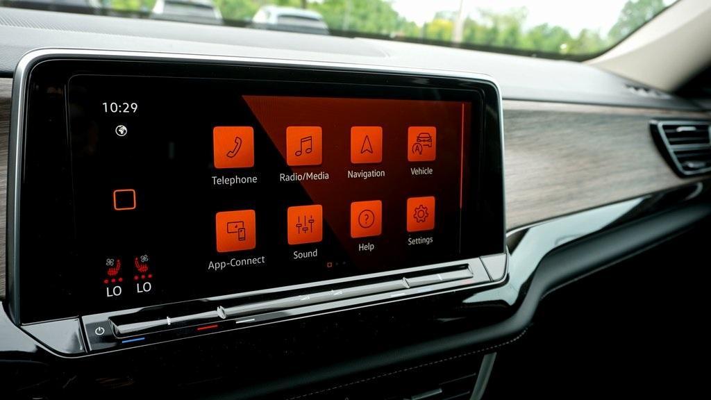 new 2025 Volkswagen Atlas car, priced at $51,361