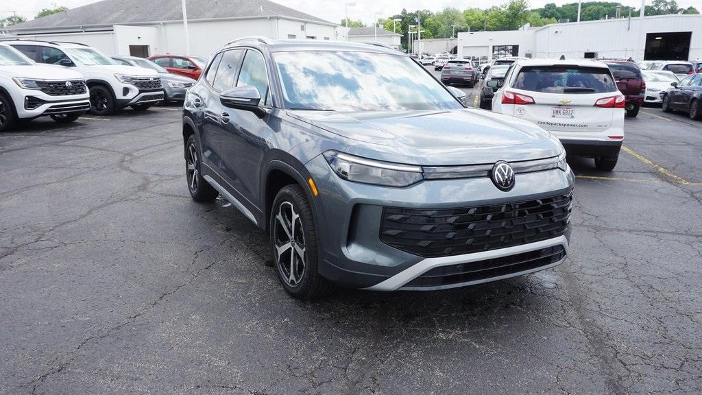 new 2025 Volkswagen Tiguan car, priced at $37,121