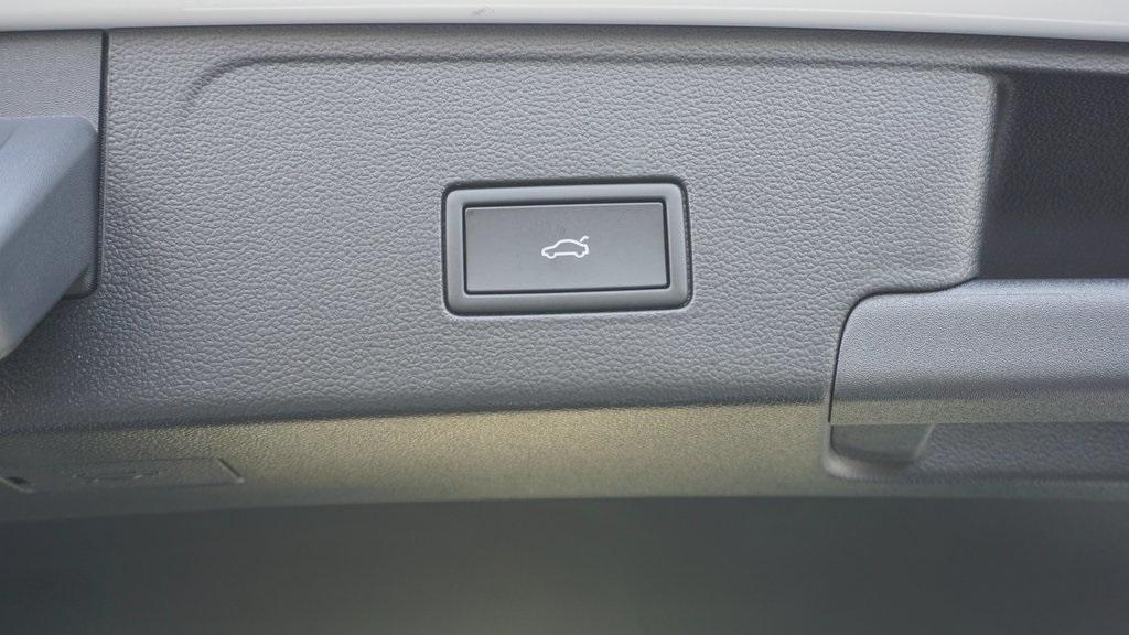 new 2026 Volkswagen Atlas Cross Sport car, priced at $53,875