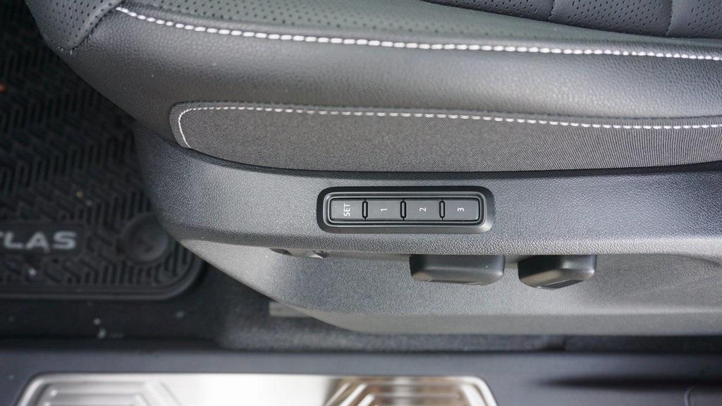 new 2026 Volkswagen Atlas Cross Sport car, priced at $53,875