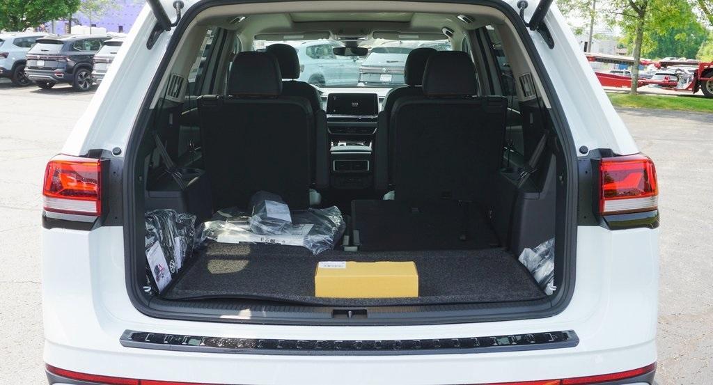 new 2025 Volkswagen Atlas car, priced at $50,049