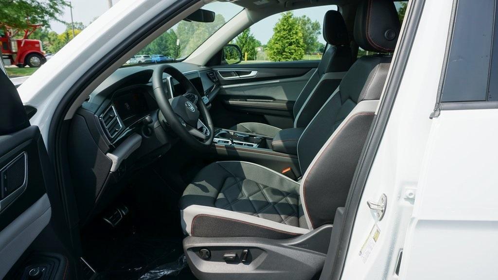 new 2025 Volkswagen Atlas car, priced at $50,049