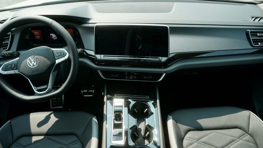 new 2025 Volkswagen Atlas car, priced at $50,049