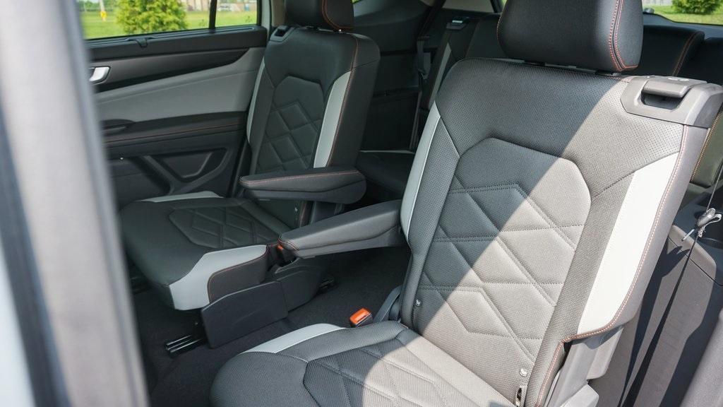 new 2025 Volkswagen Atlas car, priced at $50,049