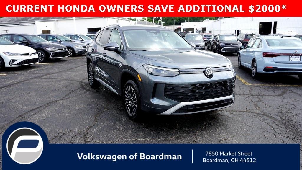 new 2025 Volkswagen Tiguan car, priced at $33,035