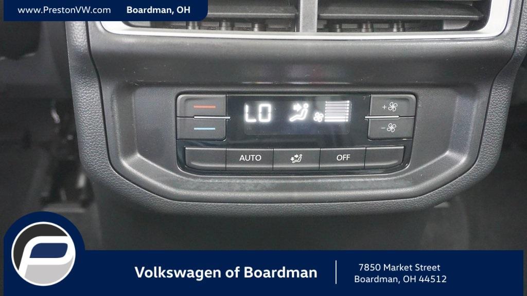 new 2025 Volkswagen Atlas car, priced at $49,819