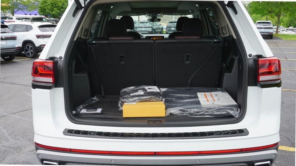 new 2025 Volkswagen Atlas car, priced at $49,819