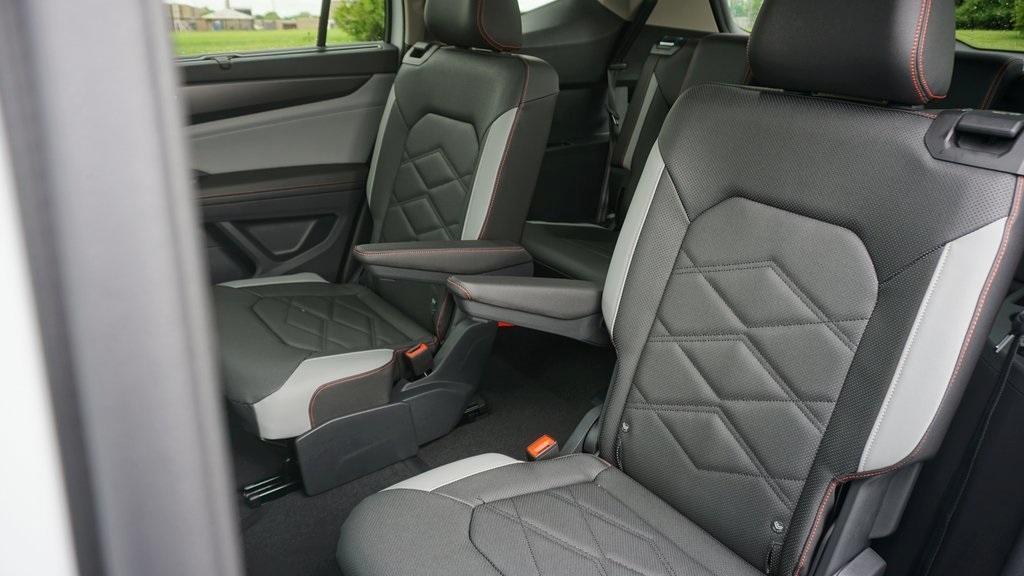 new 2025 Volkswagen Atlas car, priced at $49,819