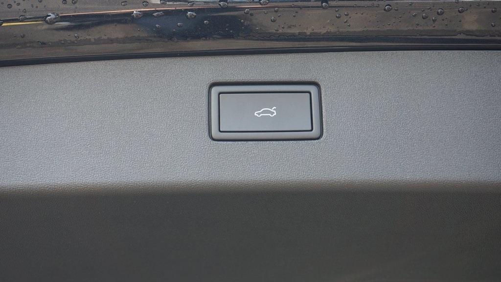 new 2025 Volkswagen Tiguan car, priced at $36,530