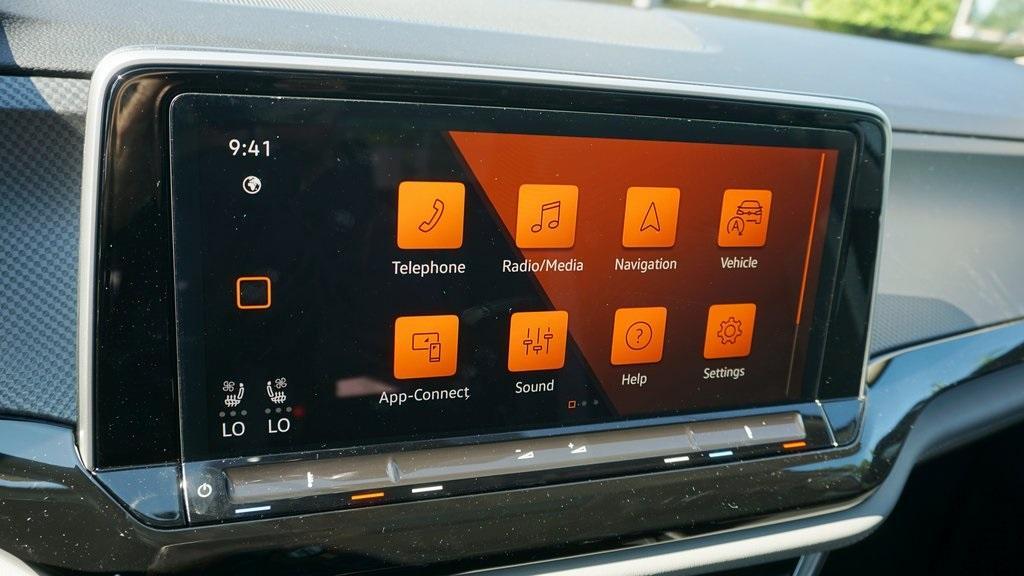 new 2025 Volkswagen Atlas car, priced at $50,641