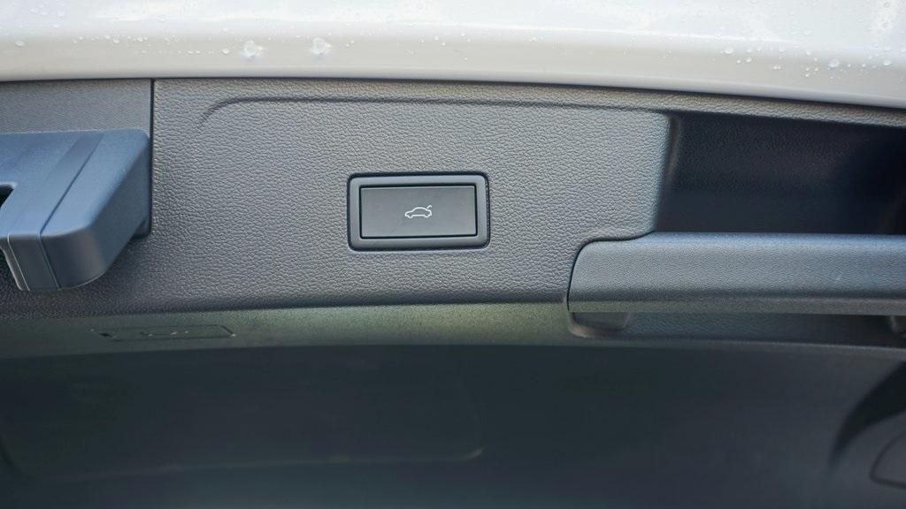 new 2026 Volkswagen Atlas Cross Sport car, priced at $57,884