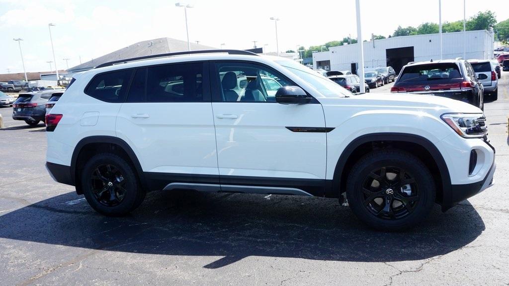 new 2025 Volkswagen Atlas car, priced at $50,641