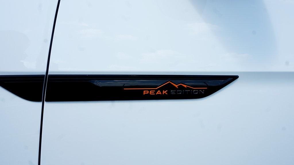 new 2025 Volkswagen Atlas car, priced at $50,641
