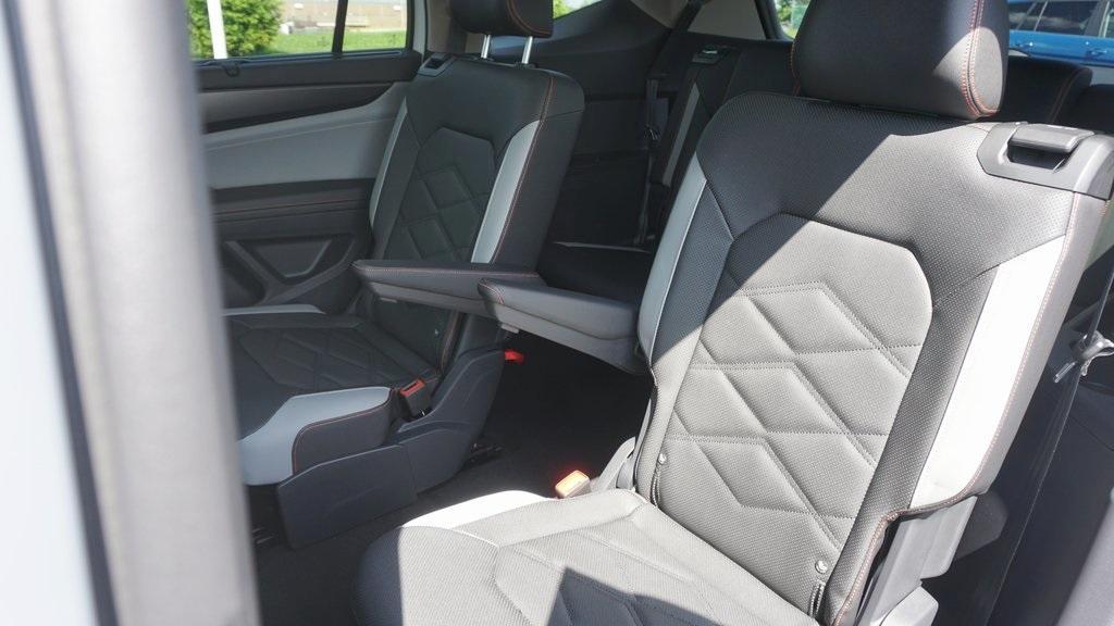 new 2025 Volkswagen Atlas car, priced at $50,641