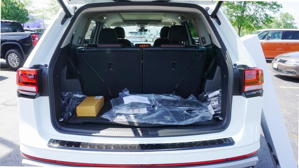 new 2025 Volkswagen Atlas car, priced at $50,641