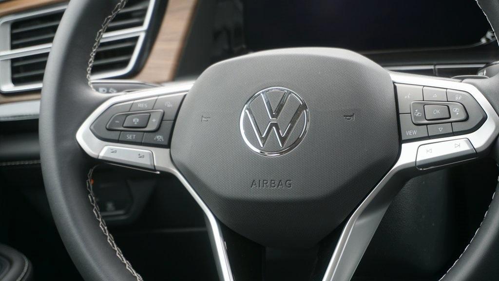new 2025 Volkswagen Atlas car, priced at $48,700