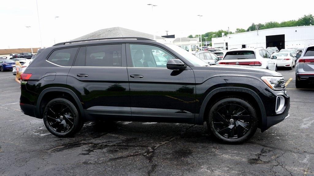 new 2025 Volkswagen Atlas car, priced at $48,700
