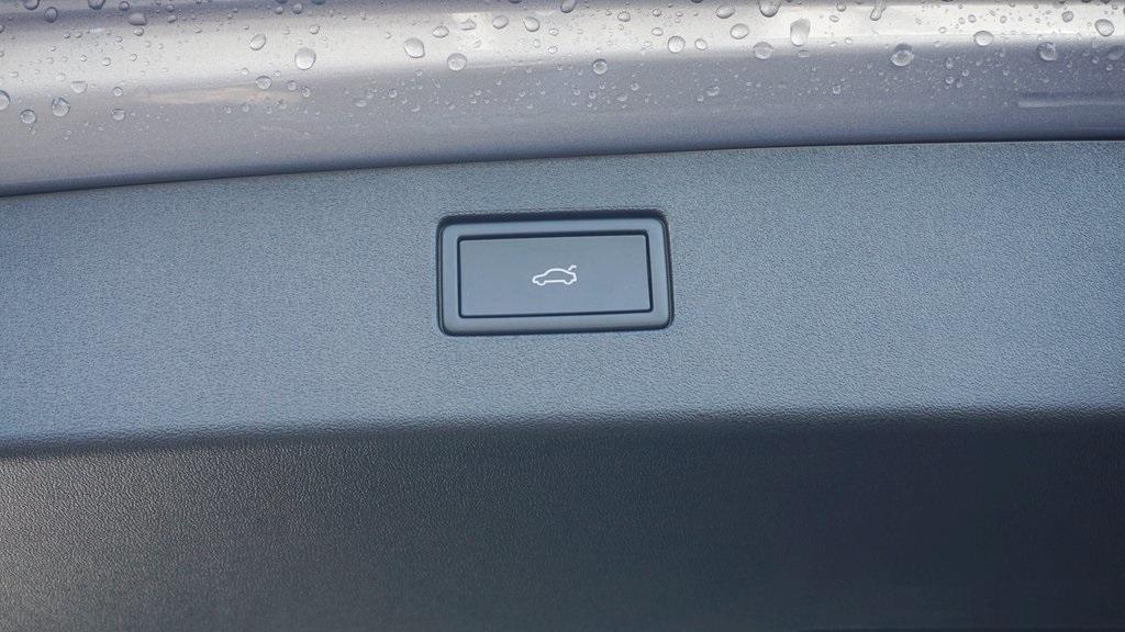 new 2026 Volkswagen Tiguan car, priced at $39,072