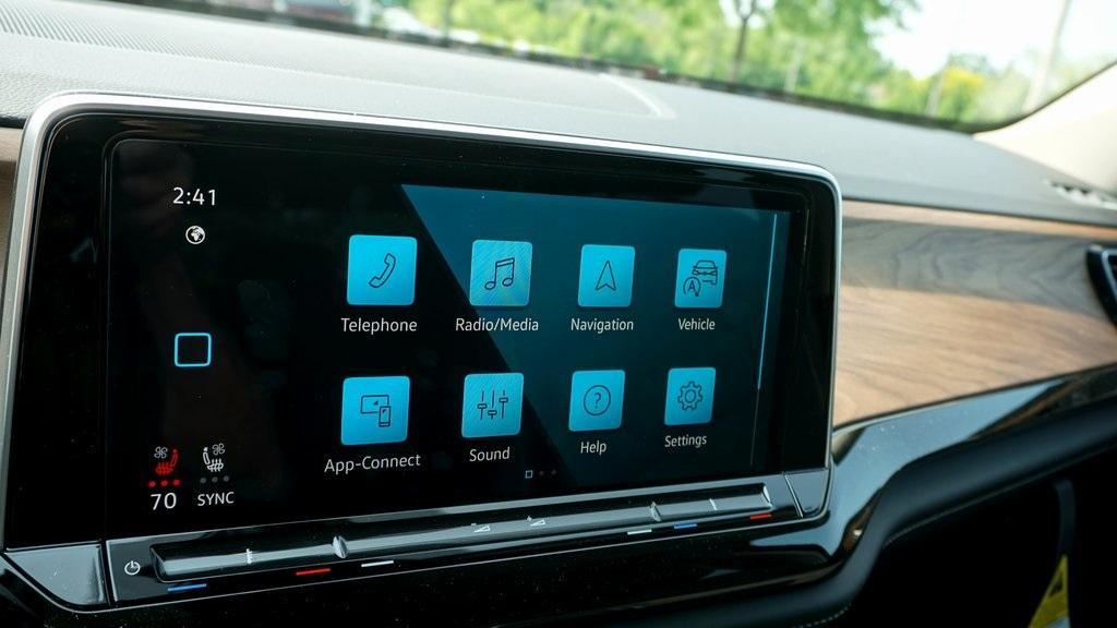new 2025 Volkswagen Atlas car, priced at $42,577