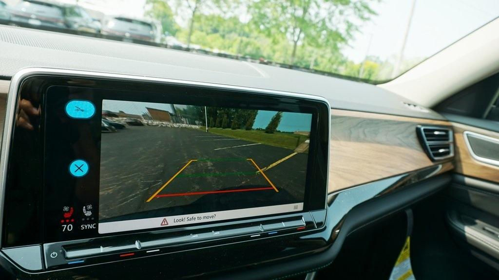 new 2025 Volkswagen Atlas car, priced at $42,577