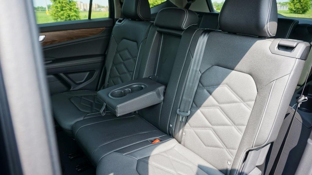 new 2025 Volkswagen Atlas car, priced at $42,577