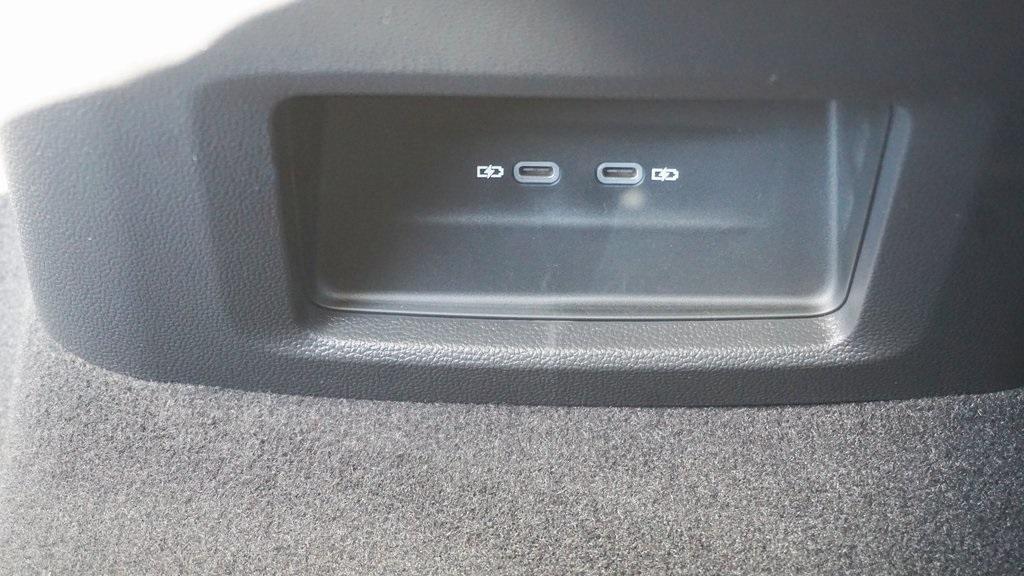 new 2026 Volkswagen Atlas car, priced at $43,329