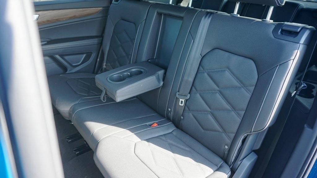 new 2026 Volkswagen Atlas car, priced at $43,329