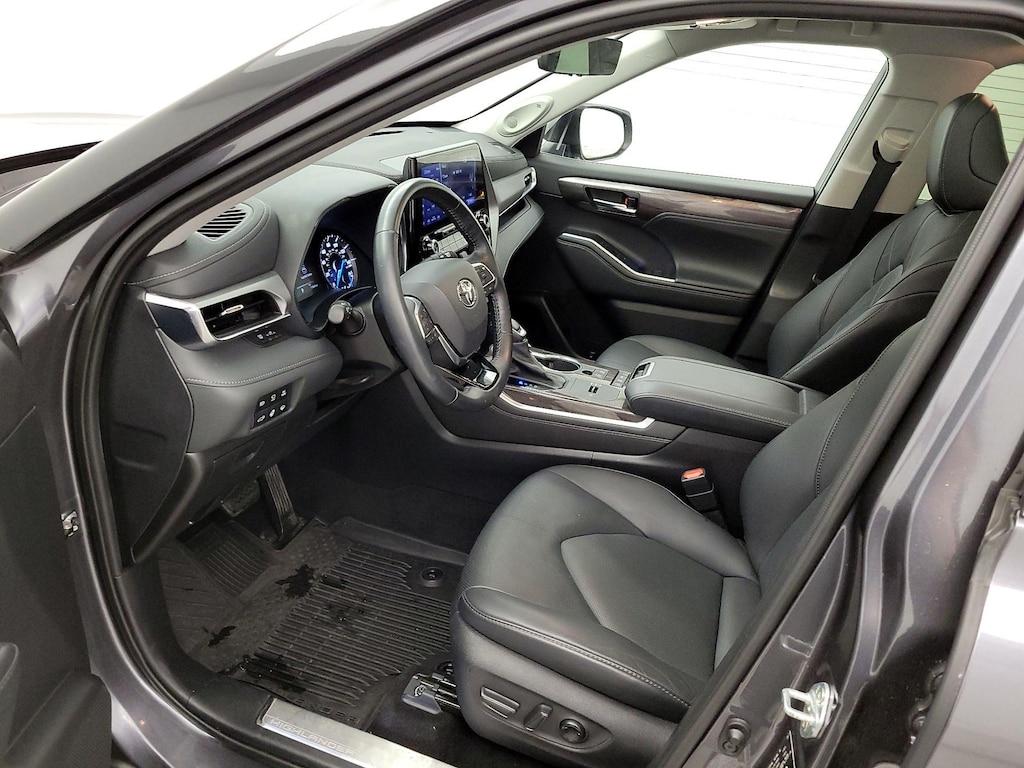 used 2021 Toyota Highlander Hybrid car, priced at $48,998