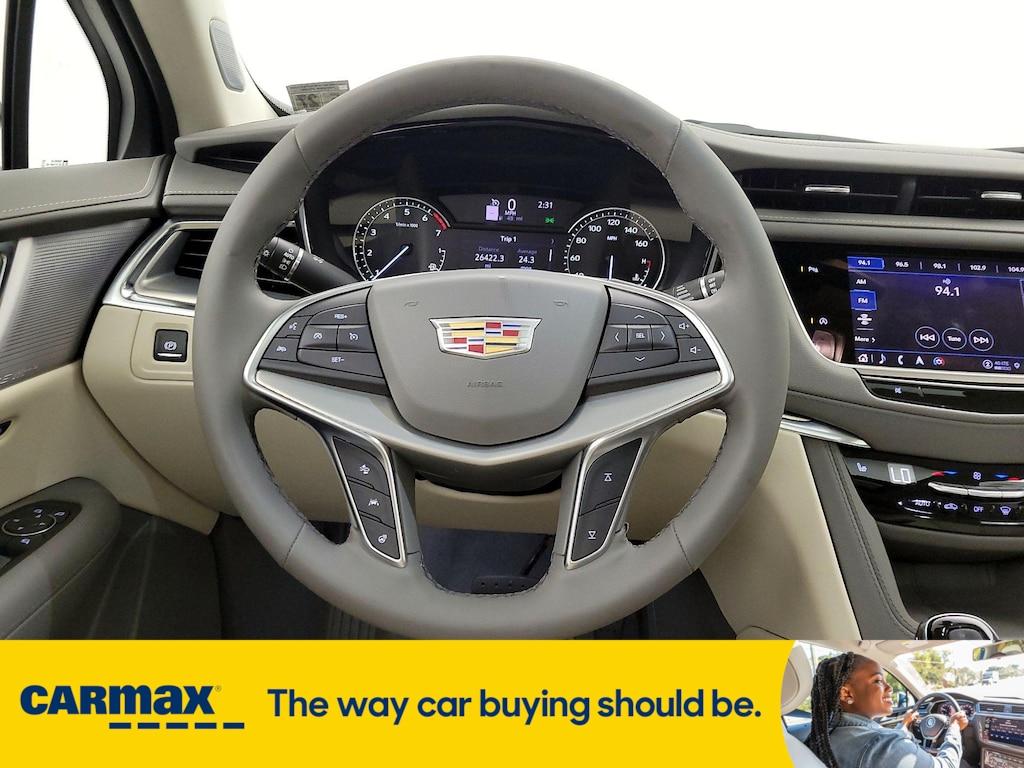 used 2022 Cadillac XT5 car, priced at $33,998
