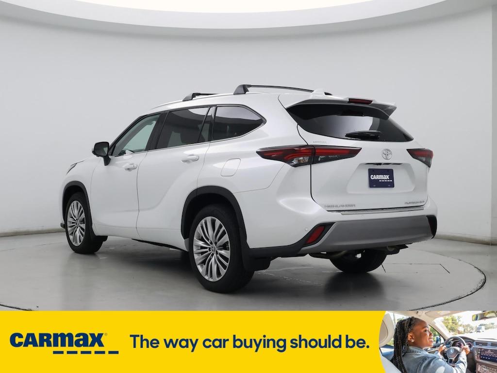 used 2025 Toyota Highlander car, priced at $52,998